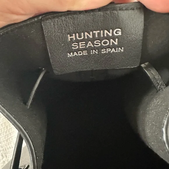 Classic Black Leather Shoulder Bag with Drawstring - Picture 6 of 7